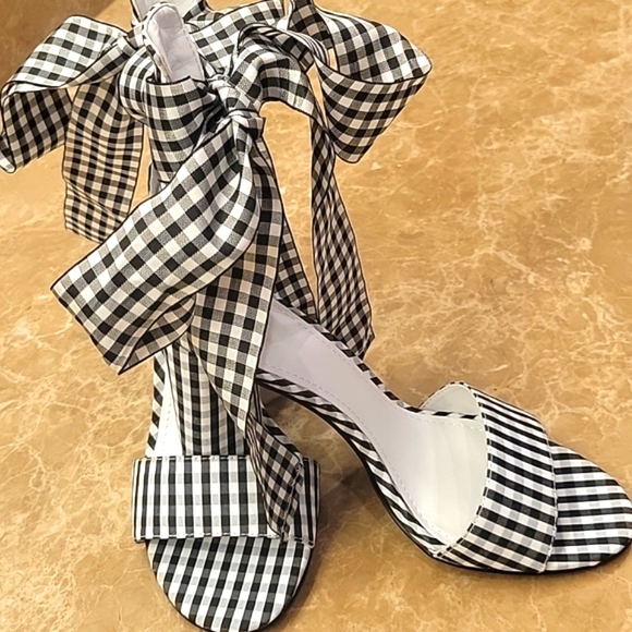 Guess Black/White Gingham Patterned ankle-wrap block-heeled open-toe shoes,  8M - Picture 9 of 16